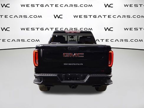 Used 2020 GMC Sierra 1500 AT4 w/ AT4 Premium Package AWD/4WD image 4