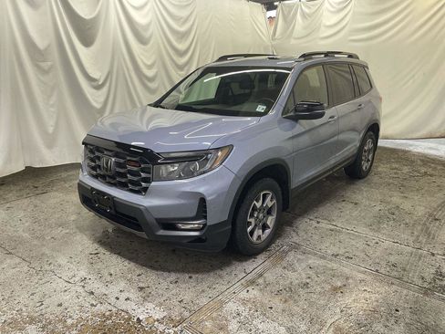 Used 2023 Honda Passport TrailSport image 9