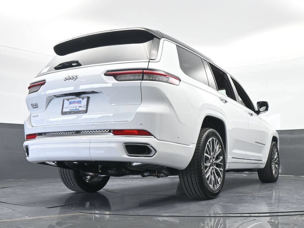 Used 2025 Jeep Grand Cherokee L Summit AWD/4WD image 59