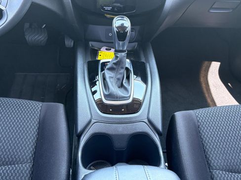 Used 2020 Nissan Rogue Sport S image 23