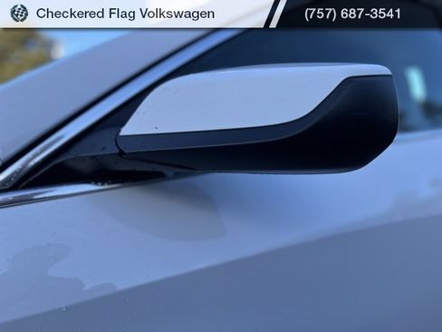 Used 2024 Chevrolet Malibu LT image 2