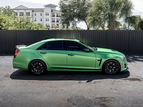 Used 2019 Cadillac CTS V w/ Luxury Package RWD image 26
