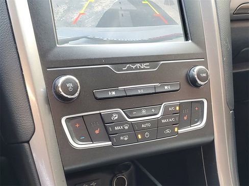 Used 2019 Ford Fusion SEL image 25