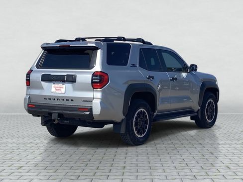 Certified 2025 Toyota 4Runner TRD Off-Road Premium AWD/4WD image 4