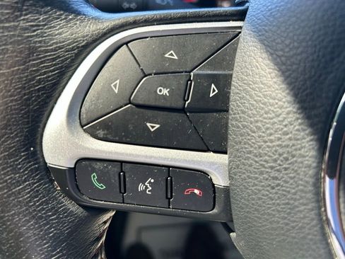 Used 2017 Jeep Renegade Trailhawk AWD/4WD image 21