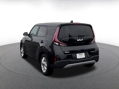 Used 2025 Kia Soul LX w/ LX Technology Package image 16