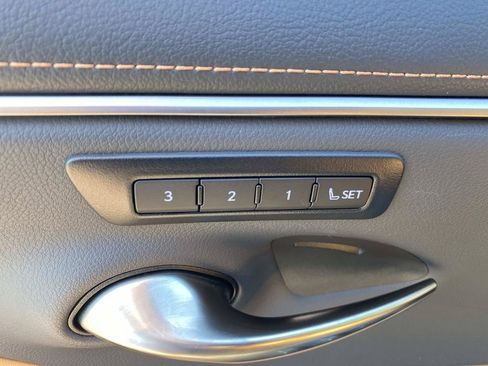 Used 2025 Lexus ES 300h w/ Premium Package FWD image 17