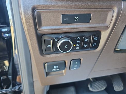 Used 2025 Ford F150 King Ranch w/ FX4 Off-Road Package AWD/4WD image 15