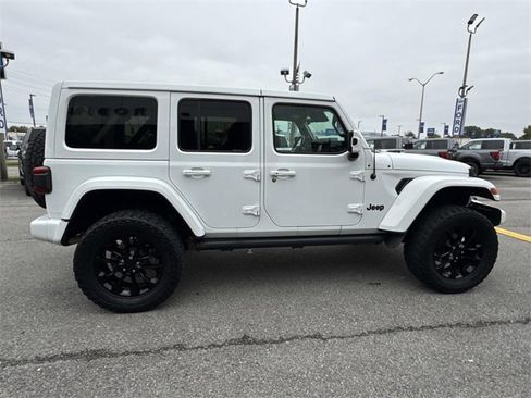 Used 2020 Jeep Wrangler Unlimited Sahara image 4
