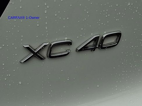 Used 2023 Volvo XC40 B5 Plus w/ Climate Package image 31