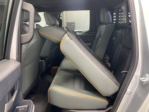 Used 2025 Toyota Tacoma Trailhunter Crew Cab image 19