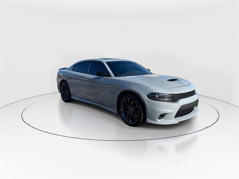 Used 2022 Dodge Charger R/T w/ Blacktop Package image 2