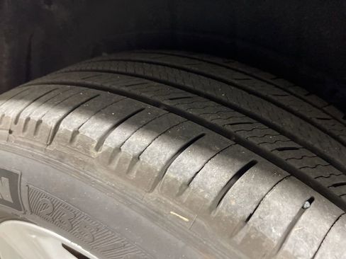 Used 2024 Toyota Highlander XLE image 40