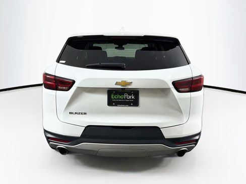 Used 2025 Chevrolet Blazer LT FWD image 7