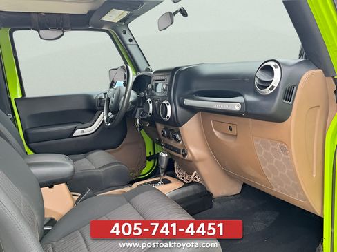 Used 2012 Jeep Wrangler Rubicon w/ PWR Convenience Group AWD/4WD image 7