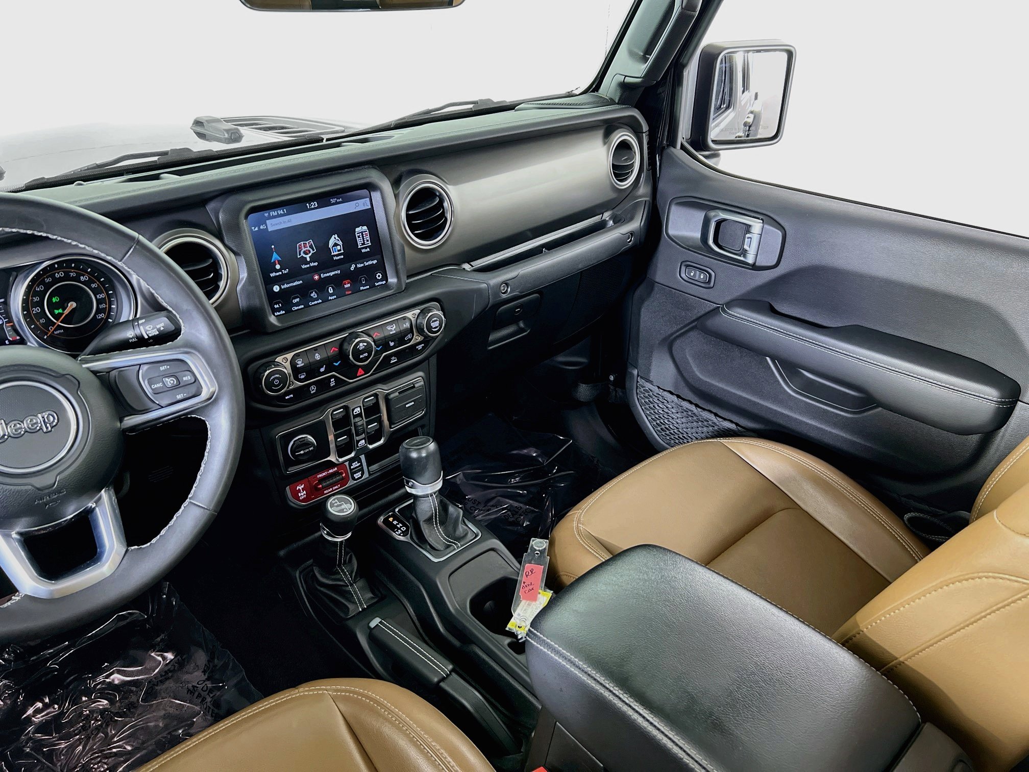 Used 2023 Jeep Gladiator Rubicon w/ LED Lighting Group AWD/4WD image 23