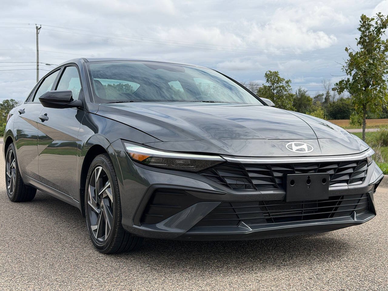 Used 2025 Hyundai Elantra Sport FWD image 8