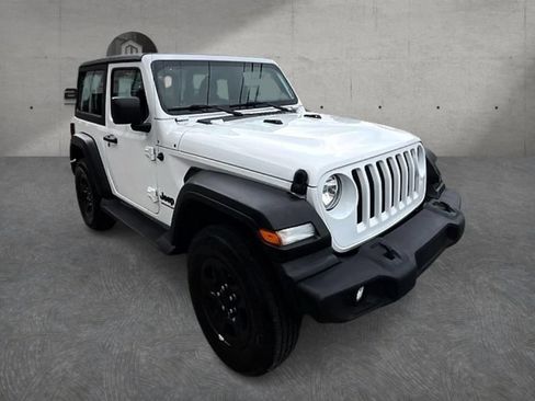 Used 2022 Jeep Wrangler Sport AWD/4WD image 3