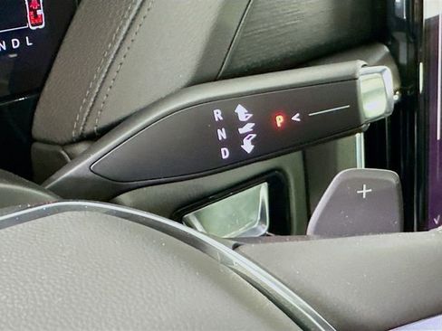 Used 2026 GMC Yukon Denali w/ Denali Reserve Package AWD/4WD image 12
