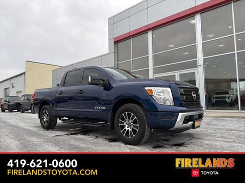 Used 2024 Nissan Titan SV w/ SV Convenience Package image 1