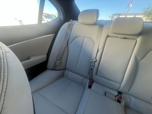 Used 2025 Genesis G70 2.5T image 39