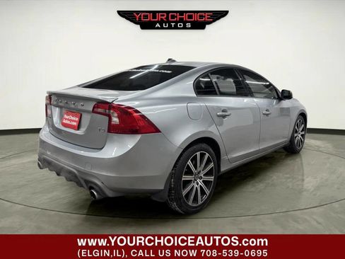 Used 2017 Volvo S60 T5 Dynamic image 5