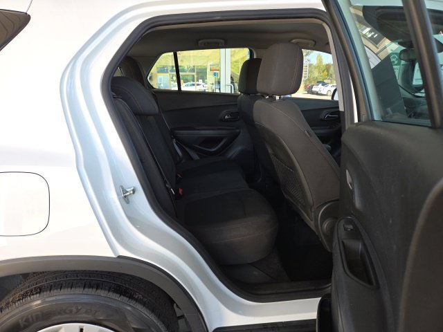 Used 2017 Chevrolet Trax LS FWD image 45