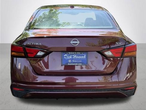 Used 2024 Nissan Altima 2.5 SV FWD image 7