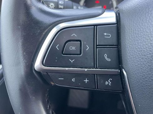 Used 2021 Toyota Highlander XLE image 32