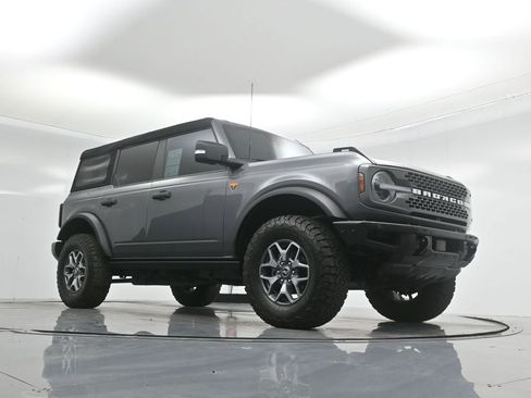 Certified 2023 Ford Bronco Badlands image 4