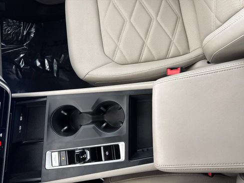 Certified 2024 Volkswagen Atlas SE FWD image 20