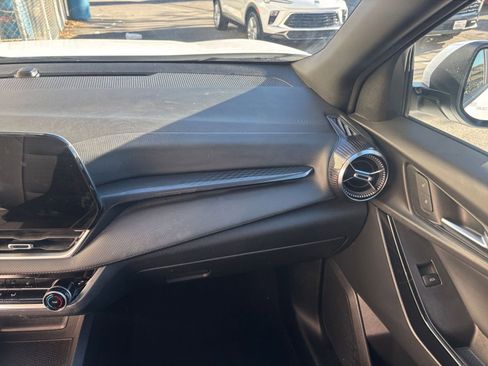 Used 2025 Chevrolet Equinox LT image 35