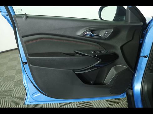 New 2026 Chevrolet Trax RS w/ Sunroof Package FWD image 16