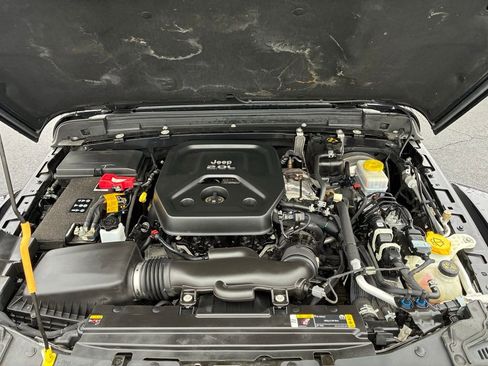 Used 2022 Jeep Wrangler Unlimited Rubicon w/ LED Lighting Group image 10