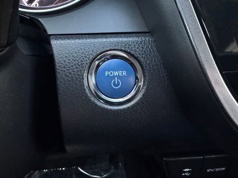 Certified 2019 Toyota Camry LE image 29