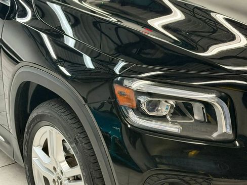 Used 2021 Mercedes-Benz GLB 250 4MATIC w/ Premium Package image 6