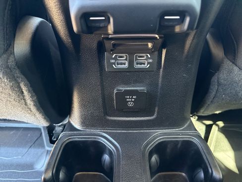 Used 2021 Jeep Gladiator Overland w/ Cold Weather Group AWD/4WD image 28