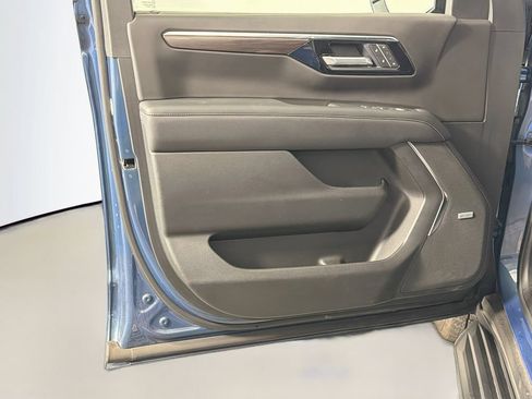 Used 2026 Chevrolet Tahoe Premier w/ Sun And Tow Package AWD/4WD image 18