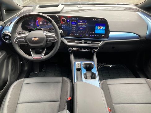 Used 2025 Chevrolet Equinox EV LT w/ Convenience Package II FWD image 12