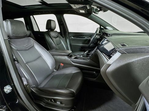 Certified 2025 Cadillac XT6 Premium Luxury image 29