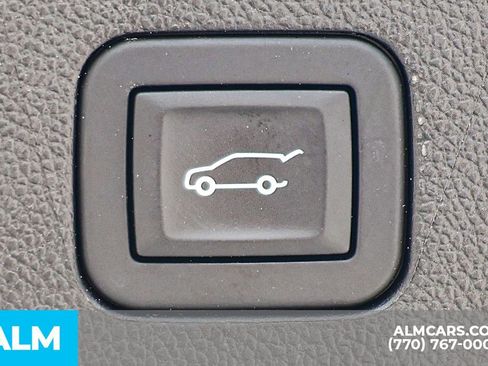 Used 2025 GMC Yukon Denali AWD/4WD image 27