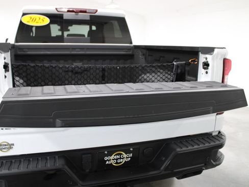 Used 2025 Chevrolet Silverado 1500 LT Trail Boss w/ LT Trail Boss Premium Package AWD/4WD image 21