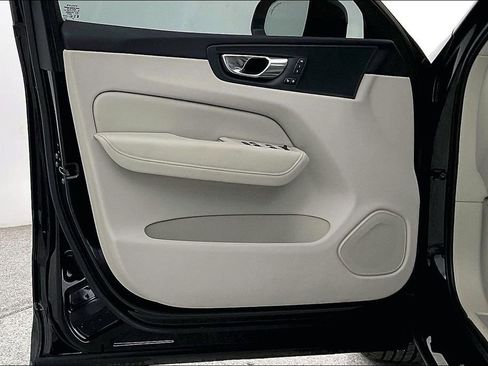 Certified 2023 Volvo XC60 B5 Plus w/ Protection Package Premier image 24