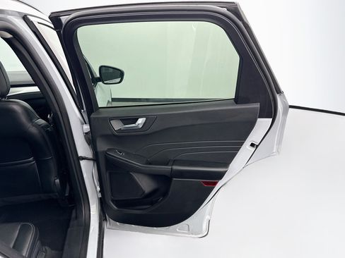 Used 2025 Ford Escape Platinum AWD/4WD image 32