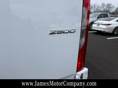 Used 2025 Mercedes-Benz Sprinter 2500 image 6