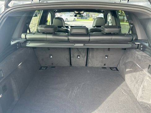 New 2026 BMW X5 M60i image 13