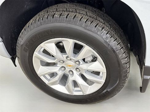 Used 2025 Chevrolet Silverado 1500 Custom image 29