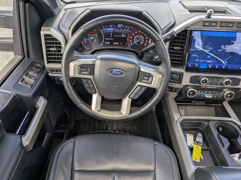 Used 2022 Ford F250 Lariat w/ Black Appearance Package AWD/4WD image 16