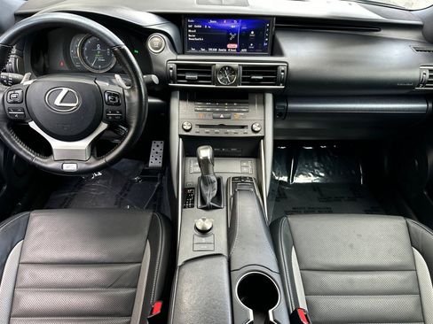 Used 2020 Lexus IS 300 F Sport w/ Blackline Edition RWD image 16