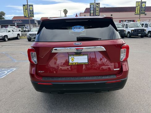Used 2020 Ford Explorer XLT RWD image 4
